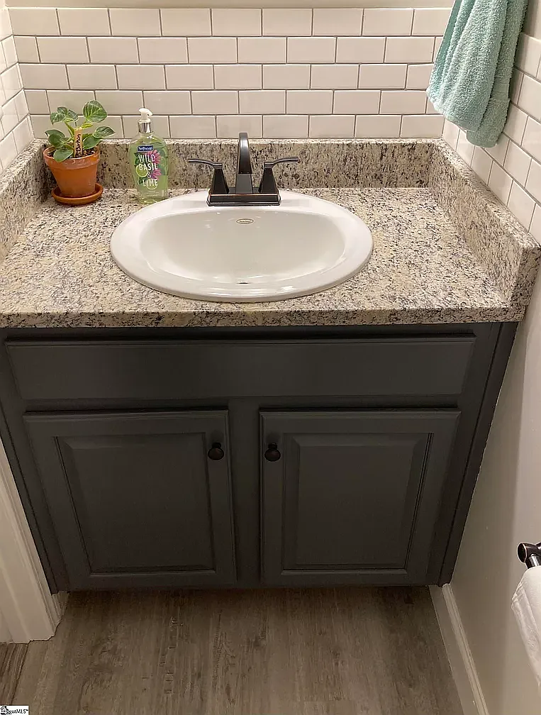 3 bed, 1.5 bath, 1300 sqft, $1,850 — Photo 2