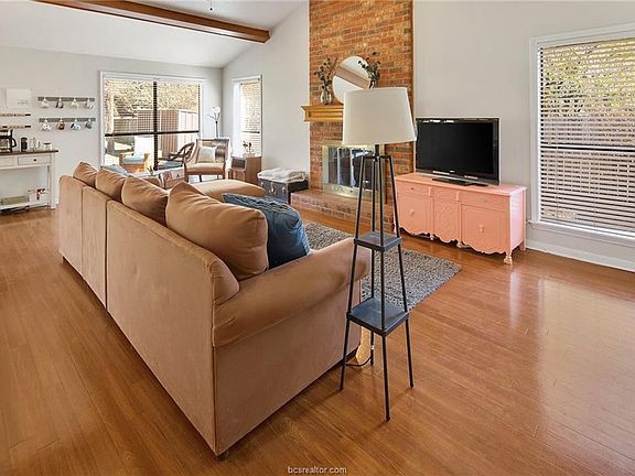 5th image of 1705 Laura Ln #Cs