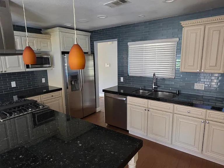 7648 Newcastle Dr — Photo 6