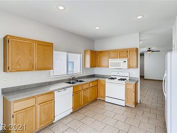 4th image of 1115 Majestic Canyon St