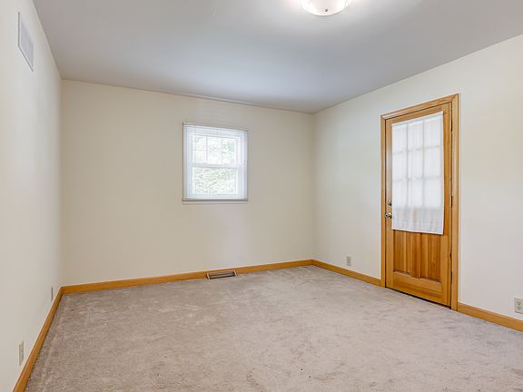 5th image of 223 N Locust St