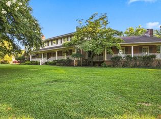100 Applewood Valley Dr, Hendersonville, TN 37075
