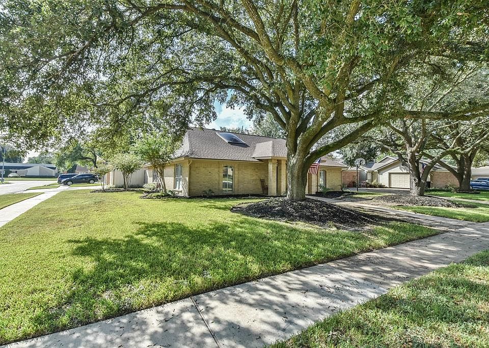 1st image of 15803 Boulder Oaks Dr