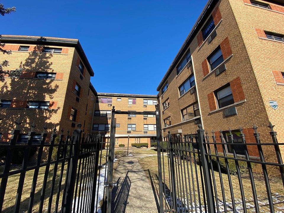 1st image of 2718 W Bryn Mawr Ave #1