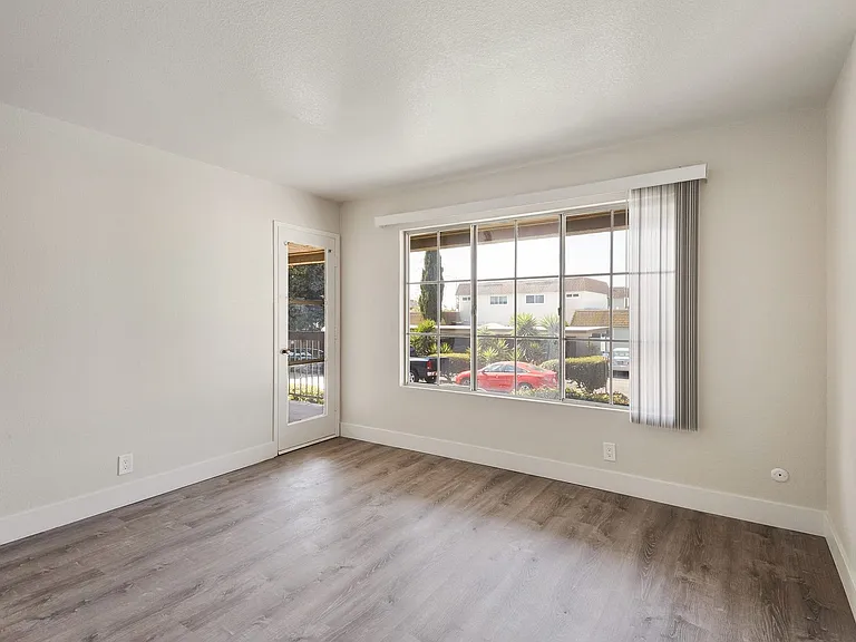 Pinebrook Apartments — Photo 12