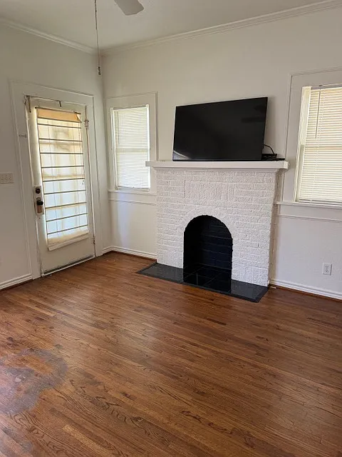 210 W North St — Photo 2