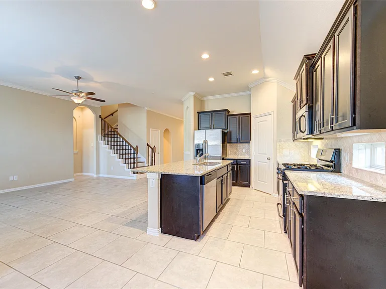 6519 Point Hollow Ln — Photo 31