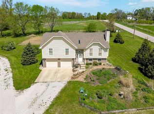 15412 NE 181st St, Holt, MO 64048