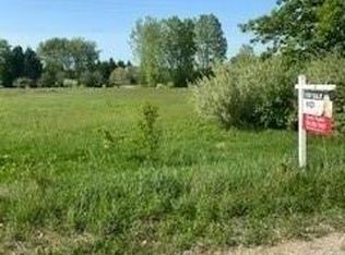 58596 Dolly Rd, South Lyon, MI 48178