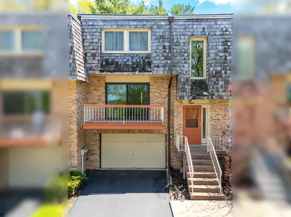 2673 Bingham Dr, Pittsburgh, PA 15241