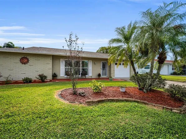 2404 Forecastle Dr, Palm Harbor, FL 34685