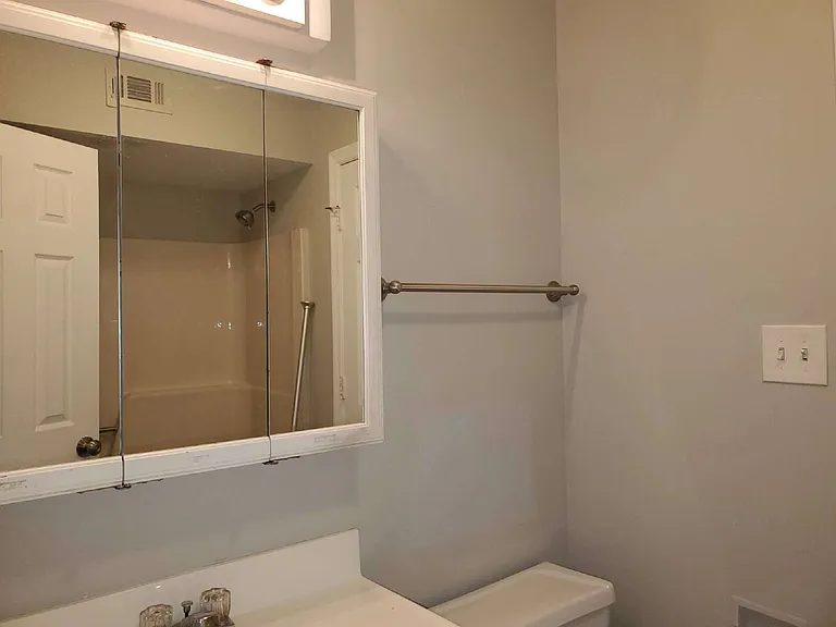2005 Morgan Ave SW #3 — Photo 11