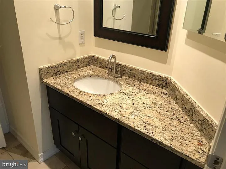 Amber Ridge Cir, Germantown — Photo 2