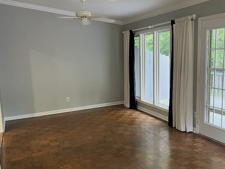 267 Woodcastle Dr — Photo 11
