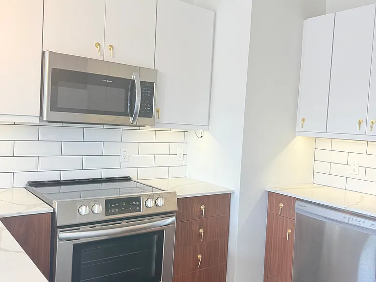 50 S Jefferson St #302 — Photo 7