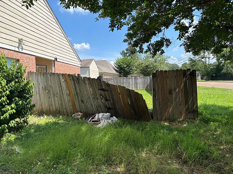 708 Echles St — Photo 12