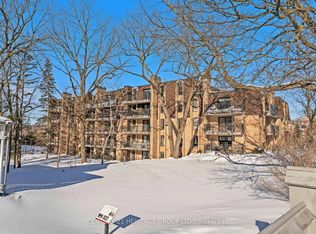 15390 Yonge St #PENTHOUSE 1, Aurora, ON L4G1N8