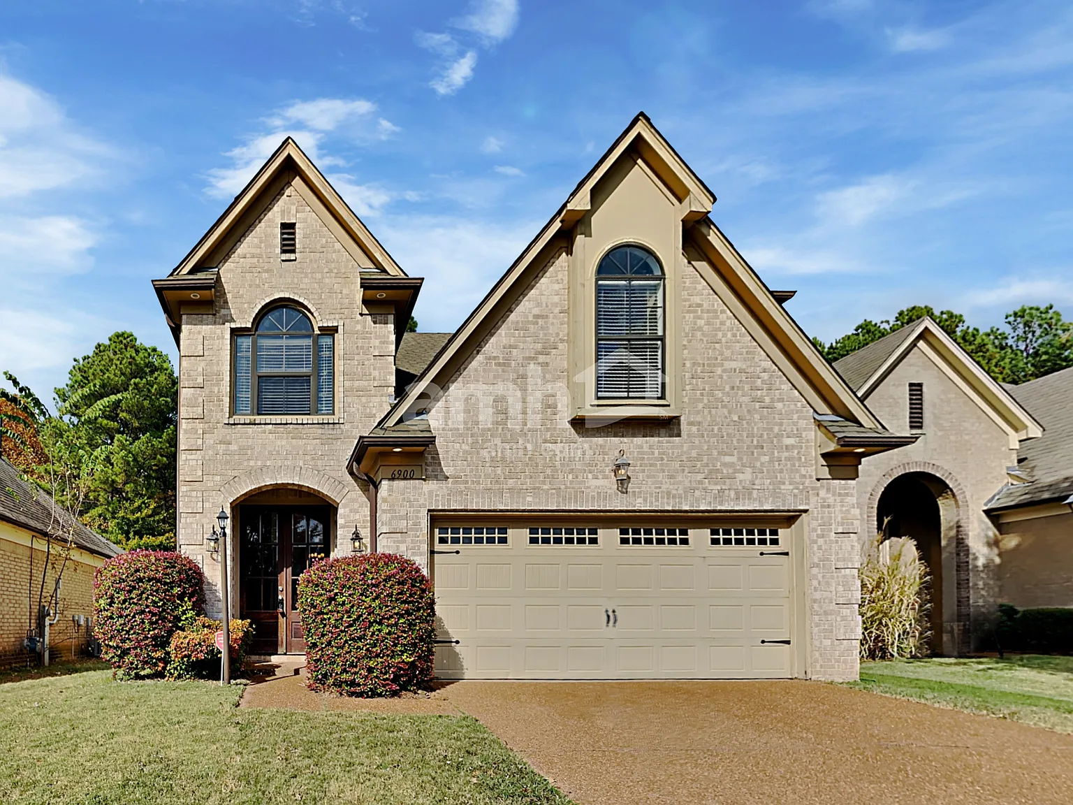 4 bed, 2.5 bath, 2400 sqft, $2,205 — Photo 1