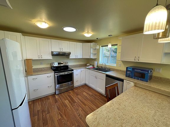 4th image of 3331 L St Unit A