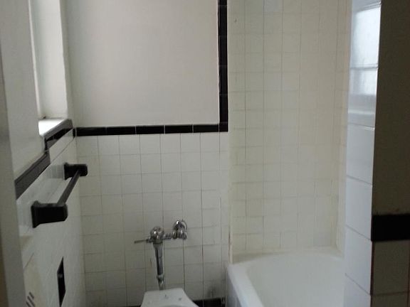5th image of 8873 193rd St APT 4G