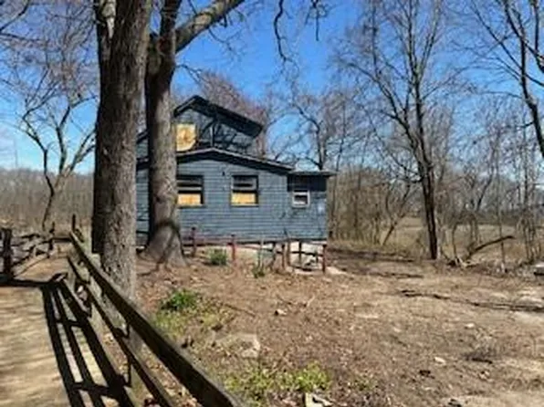 18 Pevear Ave, Warwick, RI 02886