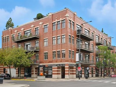 800 W Cornelia Ave APT 307, Chicago, IL, 60657