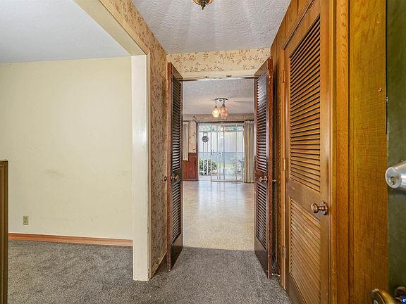 4th image of 3061 Alberta Ave NE