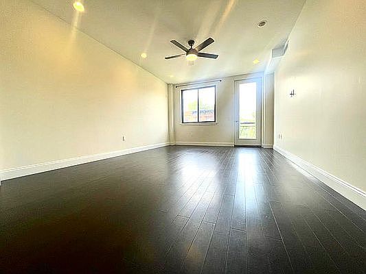 3rd image of 80 Lexington Ave APT 305
