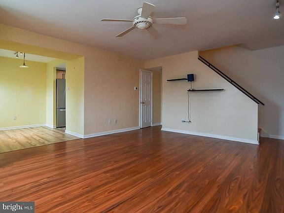 4th image of 3850 Woodhaven Rd #-1011