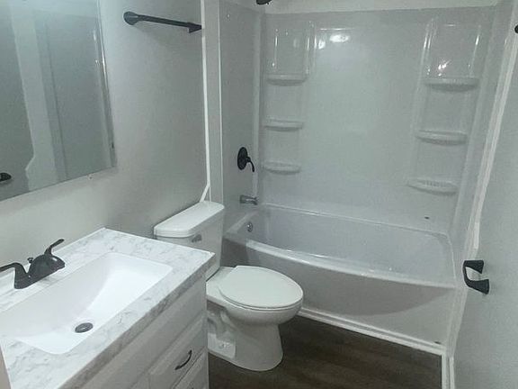5th image of 3245 Summerhill Ln