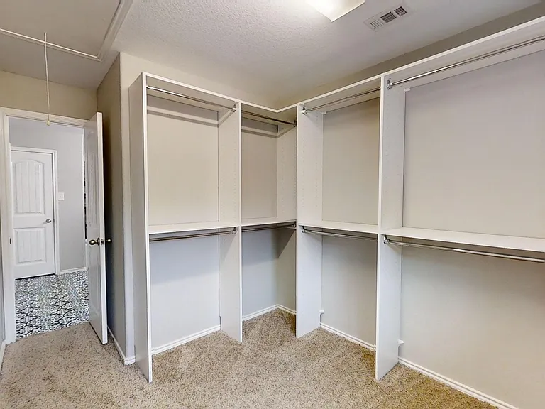 2915 Thunder Gulch — Photo 24