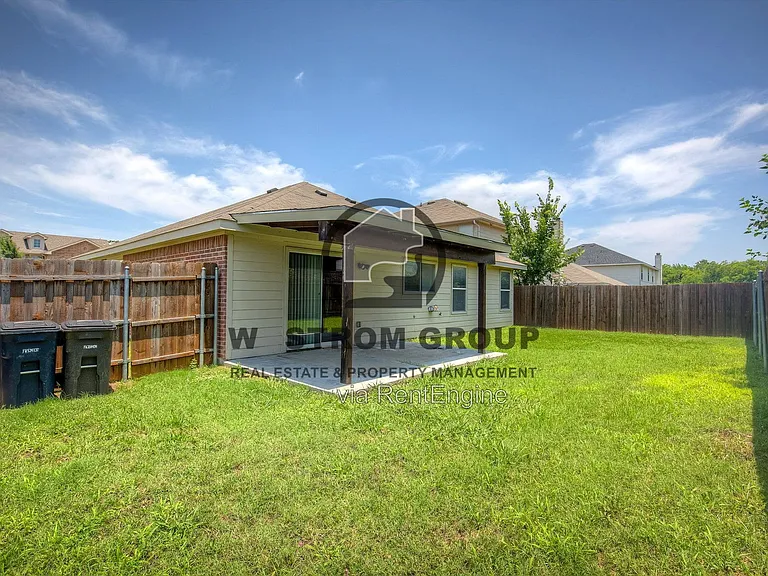 7000 Sylvan Meadows Dr — Photo 34