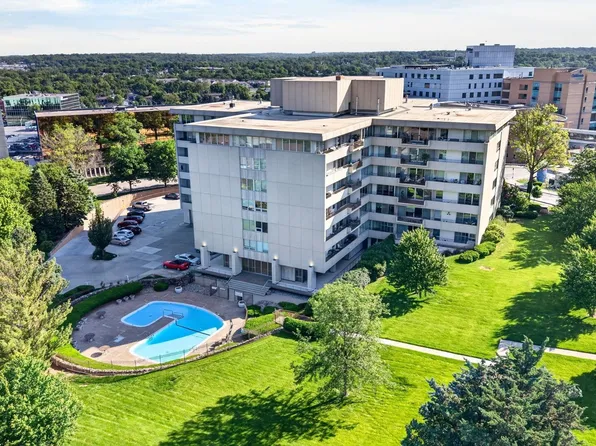 8405 Indian Hills Dr APT 4A5, Omaha, NE 68114