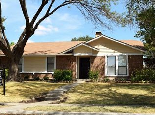 1729 Southampton Dr, Carrollton, TX 75007