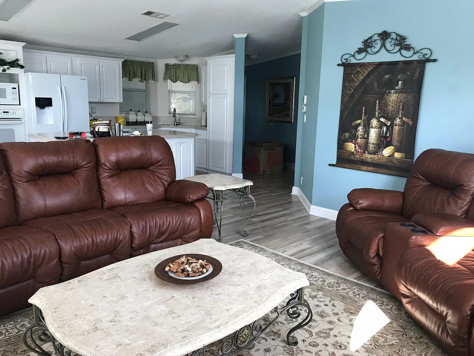2 bed, 1898 sqft, $1,600 — Photo 2