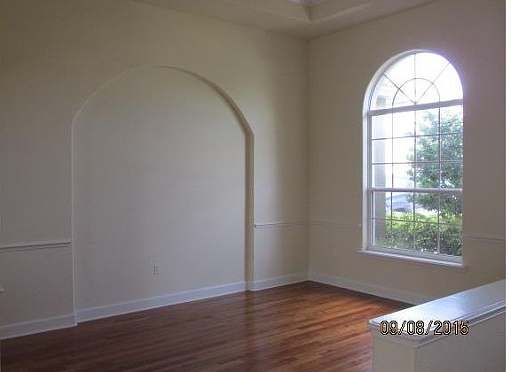 3rd image of 261 Terranova Blvd