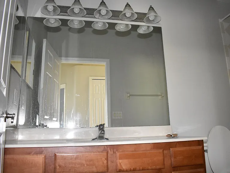 2415 Sabastian St — Photo 33