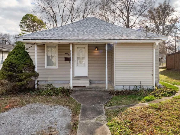 1210 E 5th St, West Frankfort, IL 62896