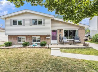 30242 Bluehill St, Roseville, MI