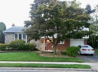 33 Myron Rd, Plainview, NY 11803