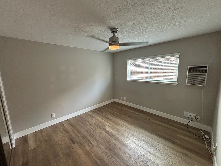 1172 Brace Ave #2 — Photo 4
