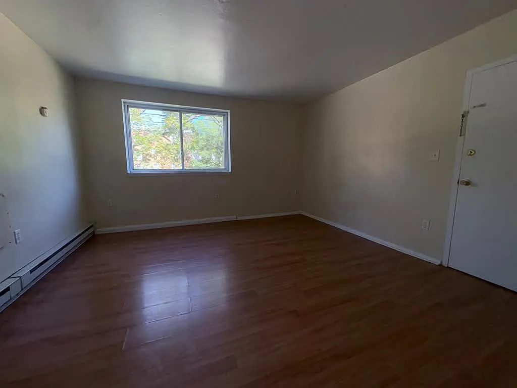 Studio, $1,100 — Photo 4