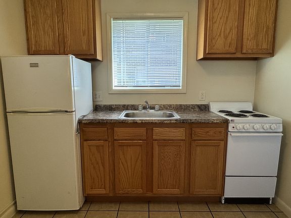 3rd image of 510 S Hays Ave #2