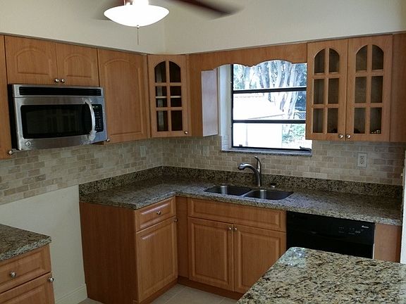 5th image of 15431 NE 10th Ave