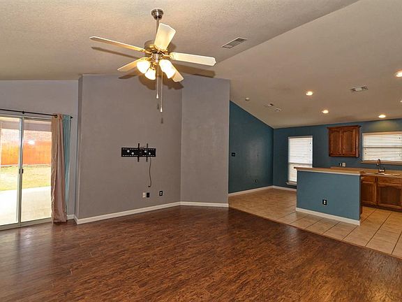 4th image of 6005 Melanie Dr