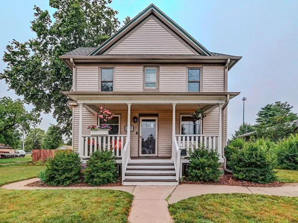 223 Washington St, Sauk City, WI 53583