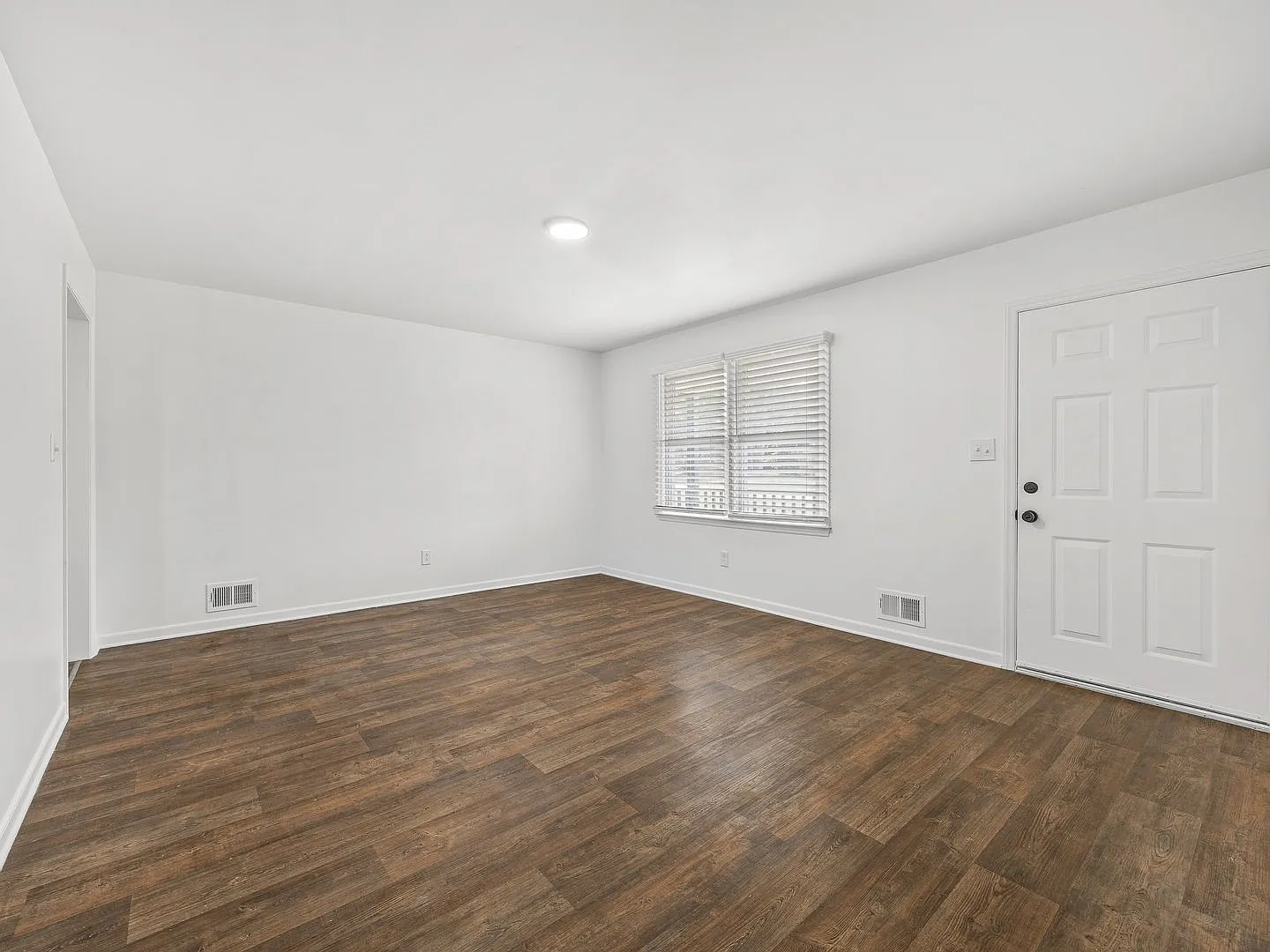 Renovated 2 BR 2 BA Home - $500 OFF first month rent — Photo 3