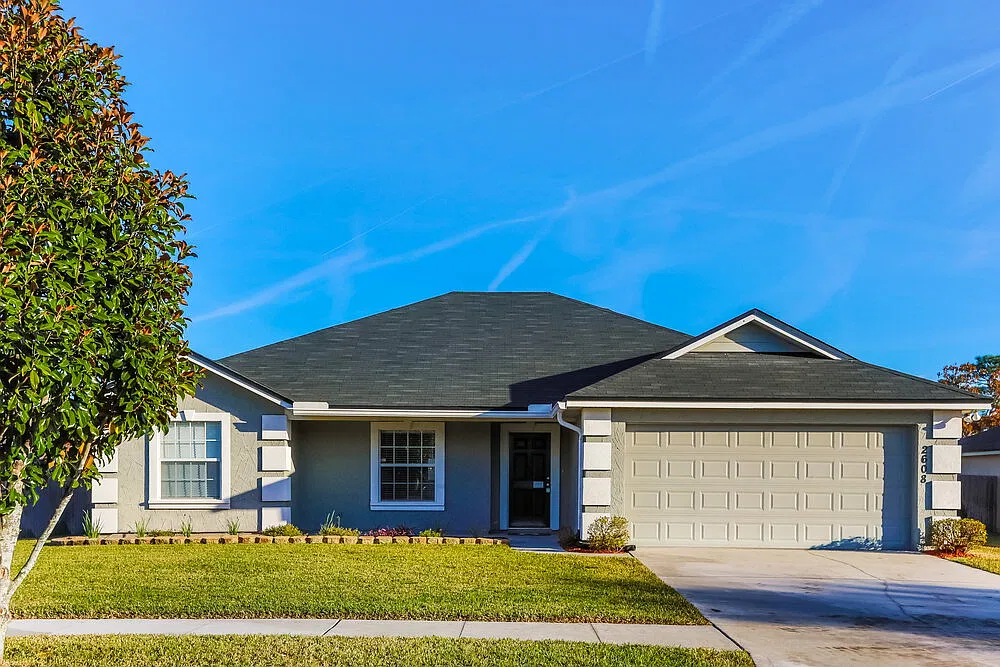 4 bed, 2.0 bath, 2040 sqft, $2,140 — Photo 1