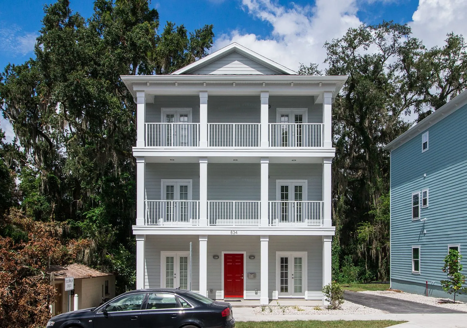 Beautiful 6 Bedroom House - Walk to UF & Sorority Row - 6 Bed/6.5 Bath home within 3 blocks from ... — Photo 1