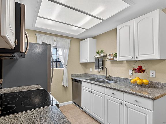 3rd image of 4418 36th St APT 3